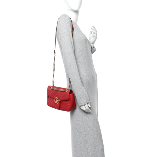 Calfskin Matelasse Small GG Marmont Shoulder Bag Hibiscus Red