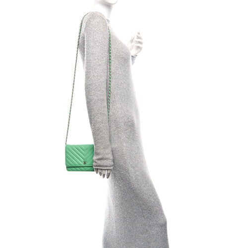 Caviar Chevron Quilted Wallet On Chain WOC Green