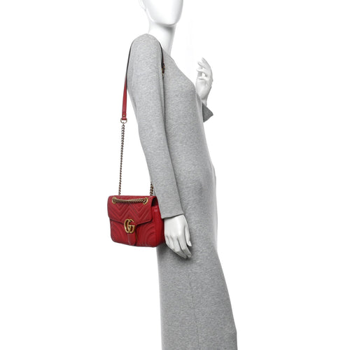 Calfskin Matelasse Small GG Marmont Shoulder Bag Hibiscus Red