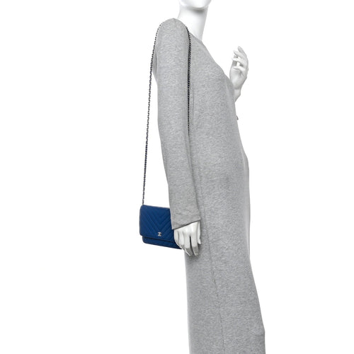 Caviar Chevron Quilted Wallet On Chain WOC Blue