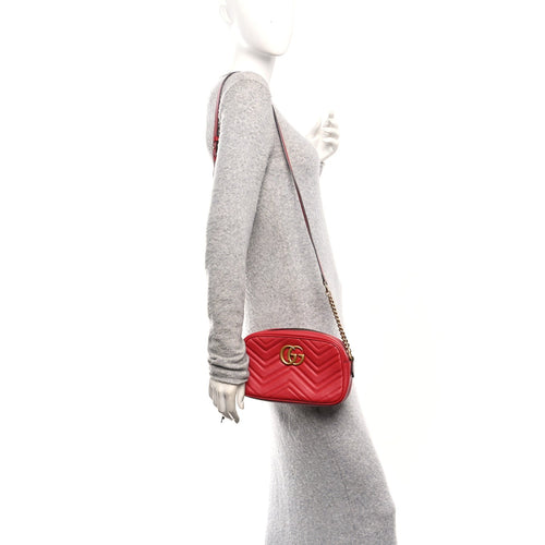 Calfskin Matelasse Small GG Marmont Chain Shoulder Bag Hibiscus Red
